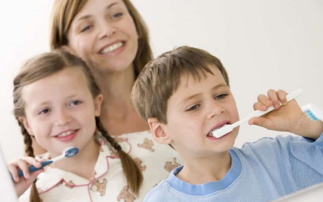 Como escovar os dentes corretamente